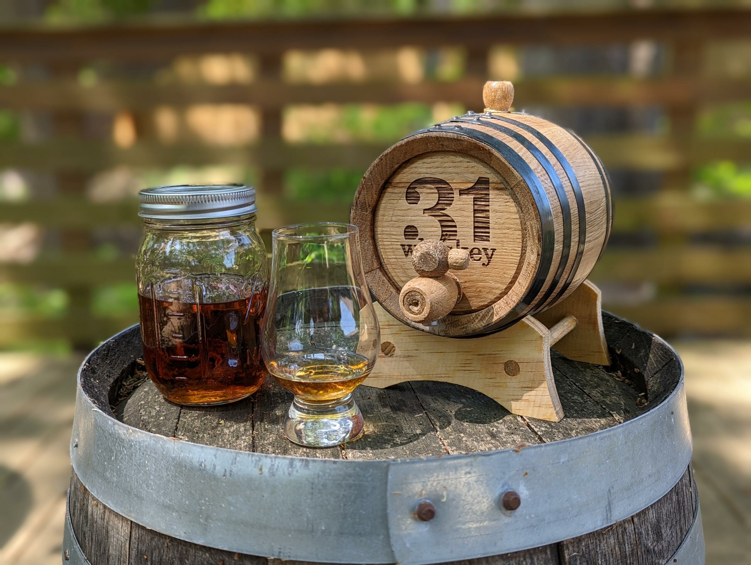 Review Red Head Barrels Oak Whiskey Barrel ThirtyOne Whiskey